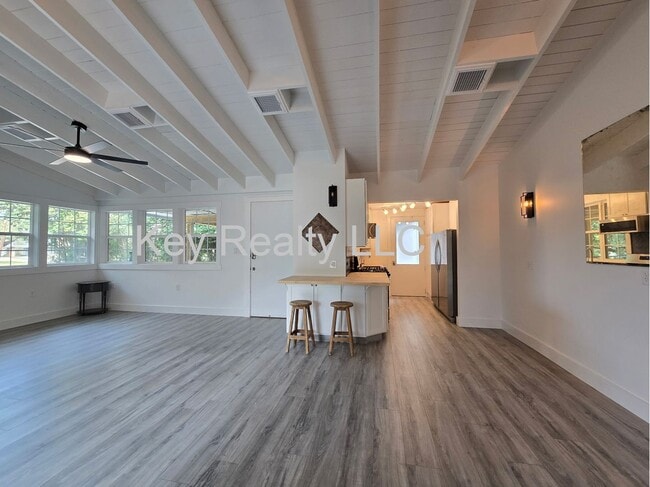 2608 Horseshoe Dr
