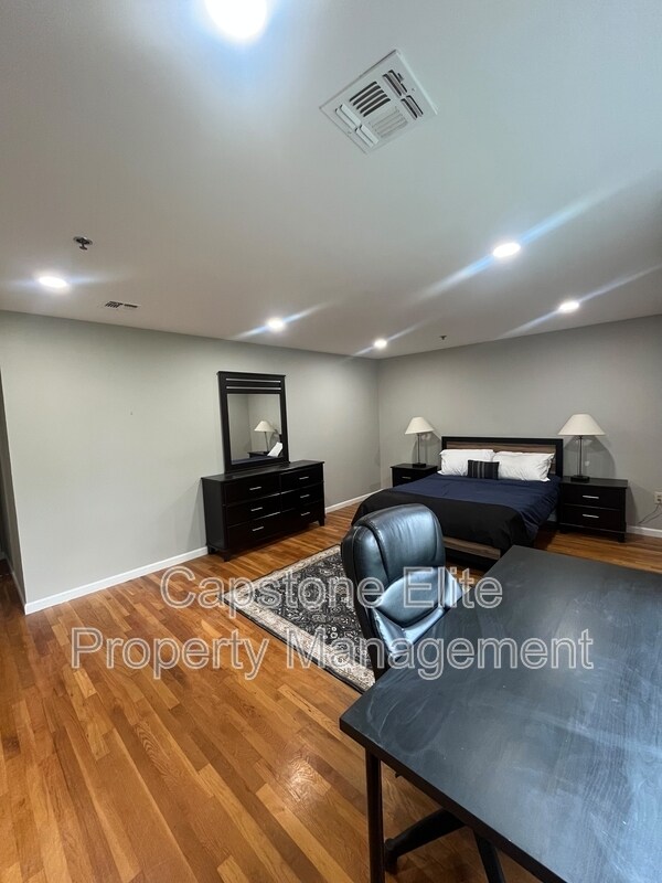 117 Hudson St Unidad Second Floor, 2 - 3 Master Suite