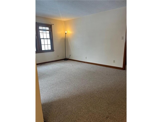 Photo - 805 4th Ave SE