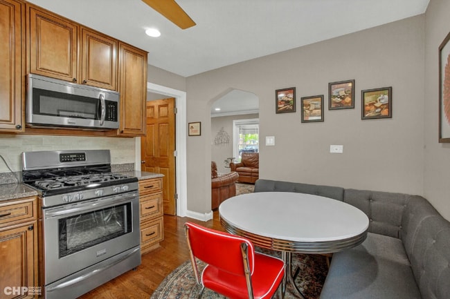 Photo - 9642 S Knox Ave