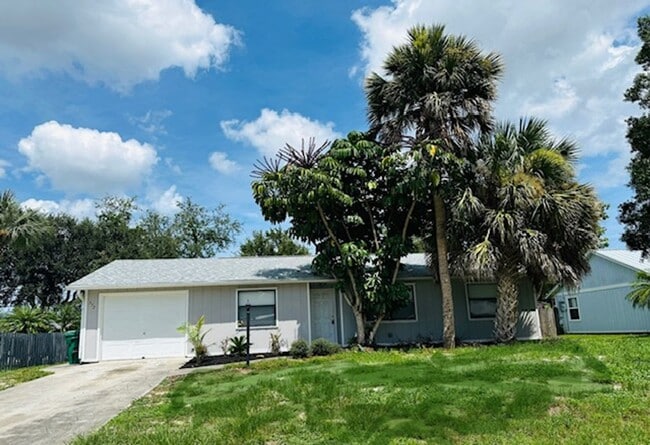 Building Photo - Charming 2-Bed, 2-Bath Home with Garage & ...