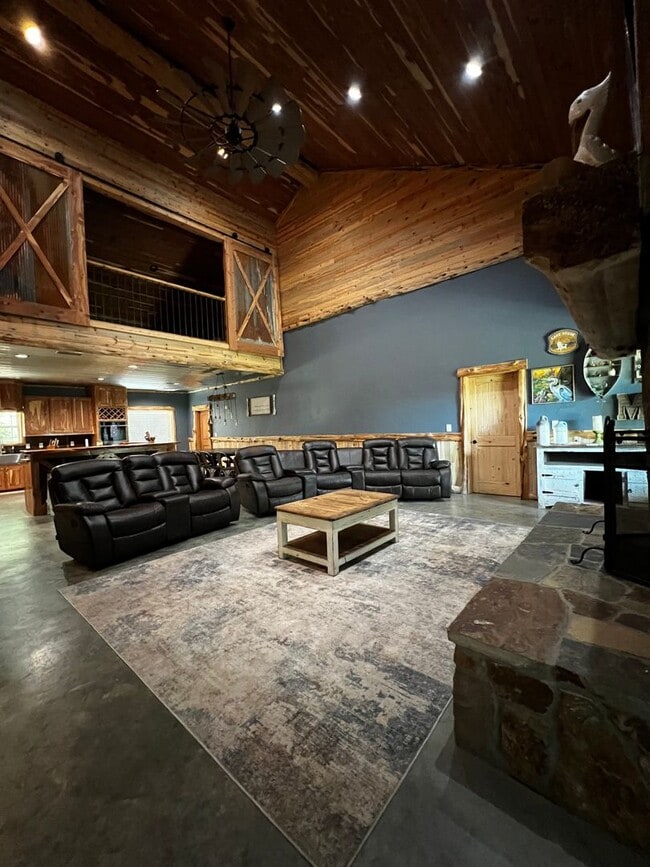 Photo - 1049 County Rd