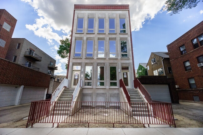 Building Photo - 2812 N Mildred Ave Unit 1E