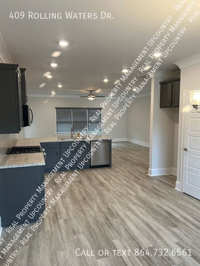 Photo - 409 Rolling Waters Dr