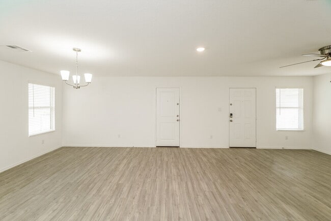 Photo - 2441 Double Oak Dr