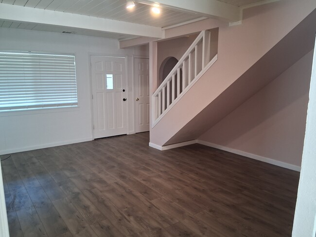 Photo - 167 Ladera Dr