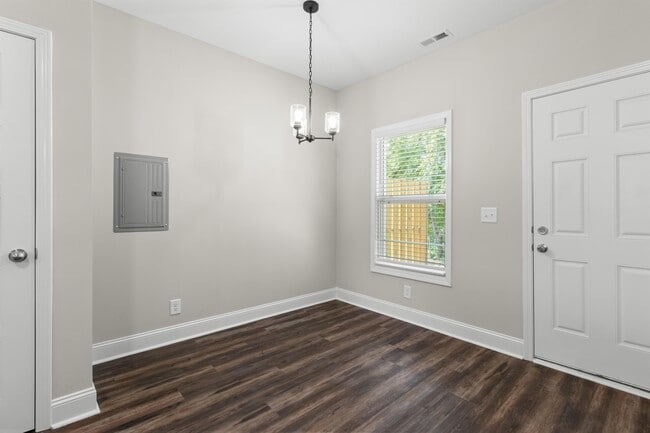 Photo - 215 Notgrass Rd