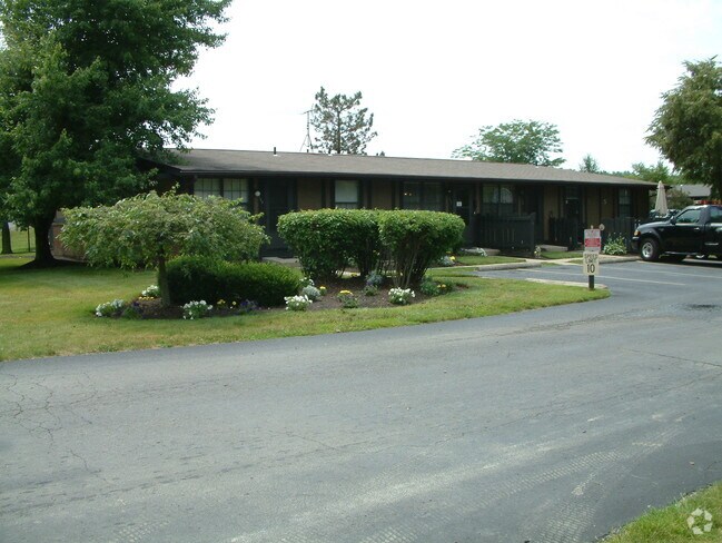 Concord Square Apartments - Concord Square Apartments