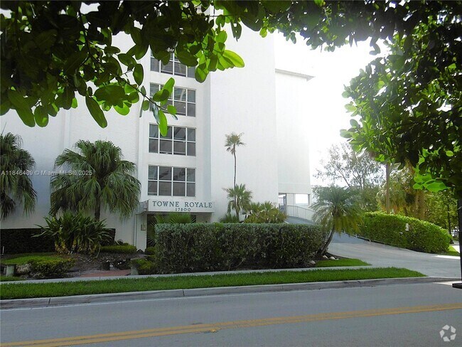 Building Photo - 17800 Atlantic Blvd Unit PH11 Rental
