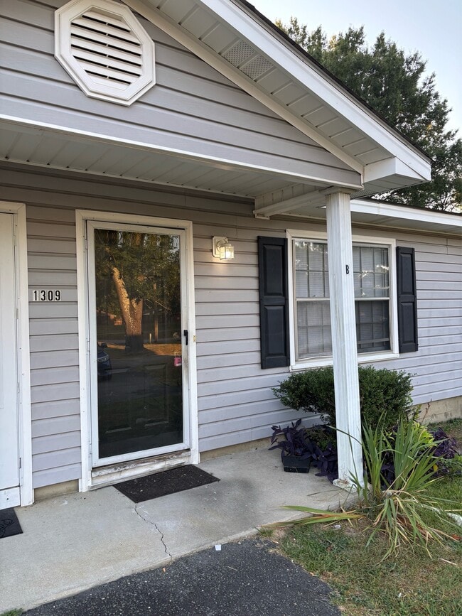 Photo - 1309 Ireland Dr