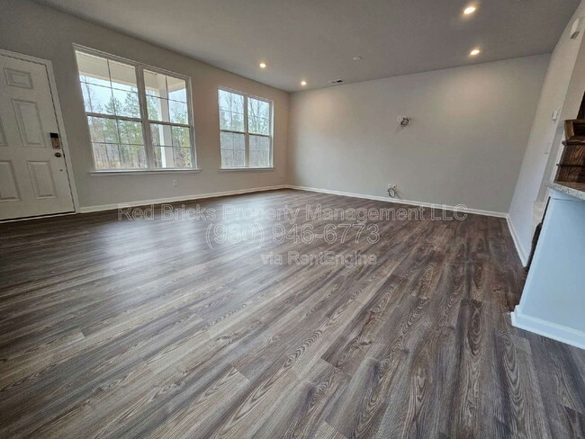 Photo - 7828 Nelson Rd