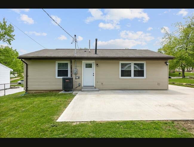 3782 Feather Ln