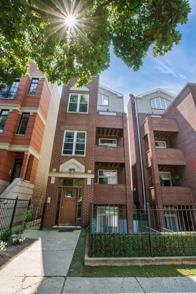 Building Photo - 1525 W Montana St Unit 3 Rental