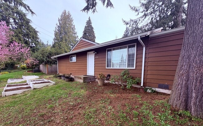 Photo - Spacious three bedroom rambler in Shoreline!