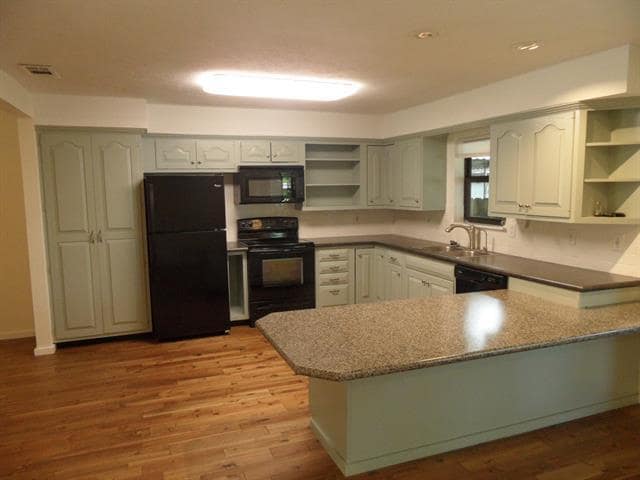 Photo - 7035 Kingsbury Dr