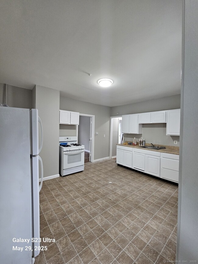 Building Photo - 431 Greenwich Ave Unit 1 Rental