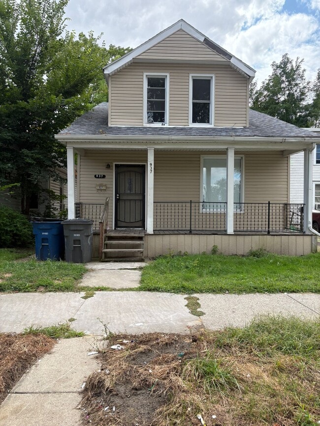 Building Photo - 937 Prouty Ave Rental