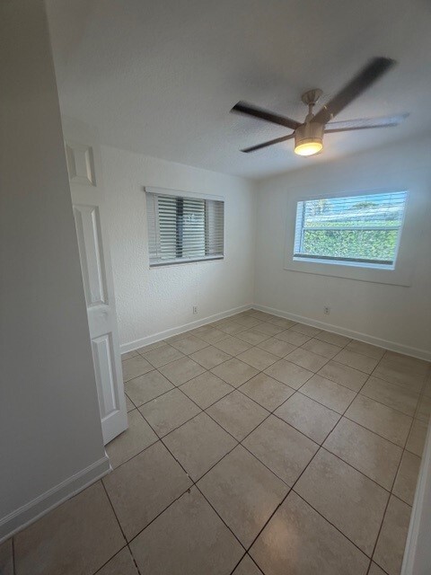 Photo - 3652 Gull Rd