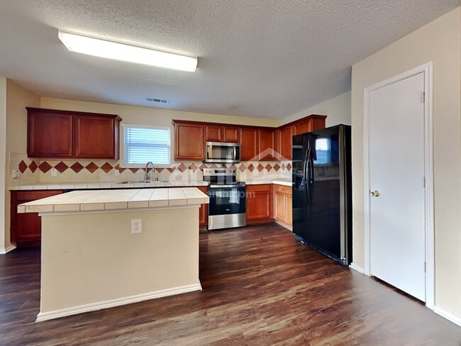 Photo - 115 Clover Leaf Ln