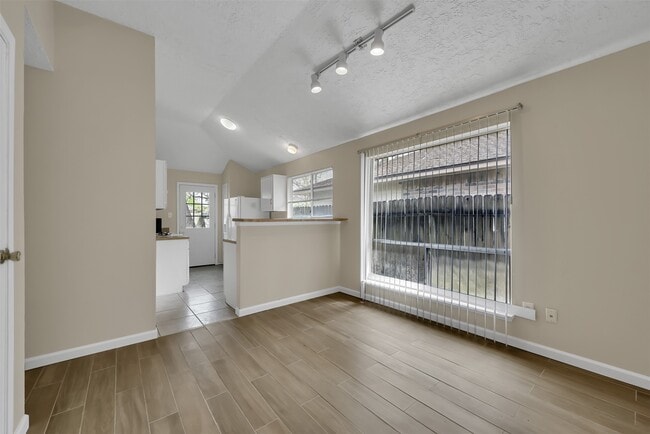 Photo - 22112 Peachglen Ln