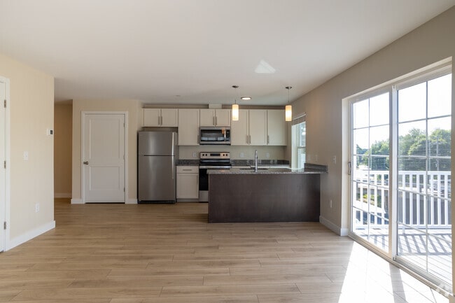 1BR, 1BA, - 757