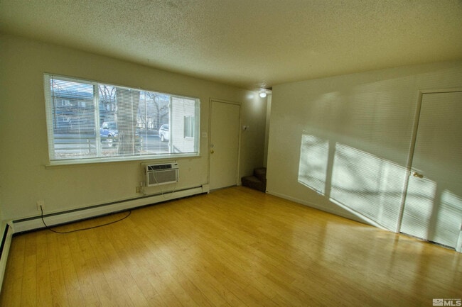 Photo - 511 Country Village Dr Unidad #22