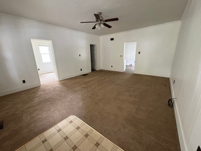 Photo - 621 W Winthrop St
