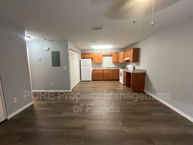 Photo - 3650 NE 41 St