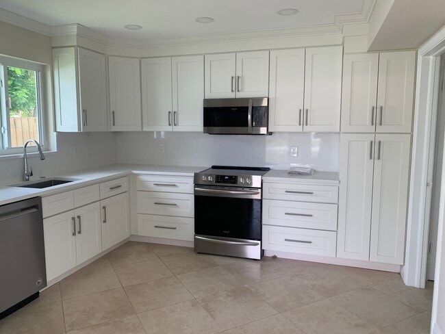 Photo - 580 NW 13th Dr