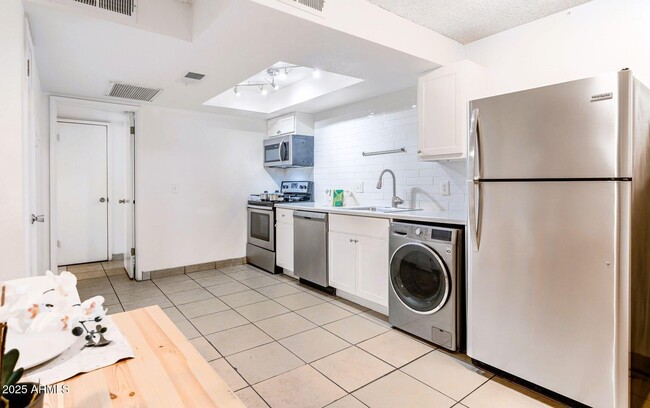 Photo - 1623 W Missouri Ave Unit 1