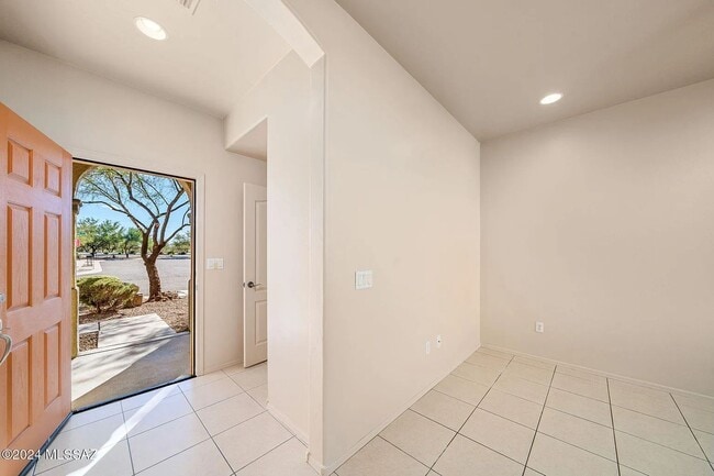 Photo - 4 bed/3bath in desirable Paseo Del Rio Community