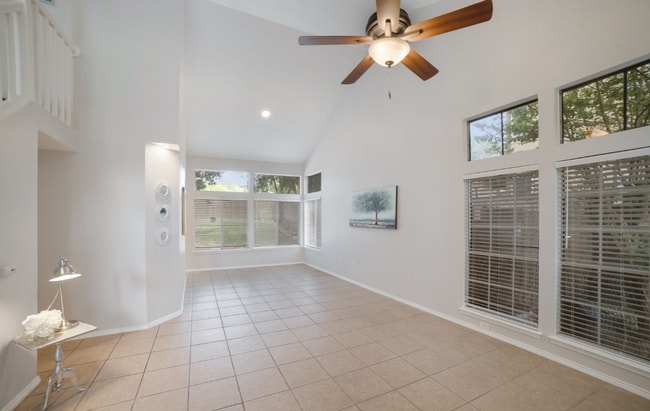 Photo - 14718 Hillside View