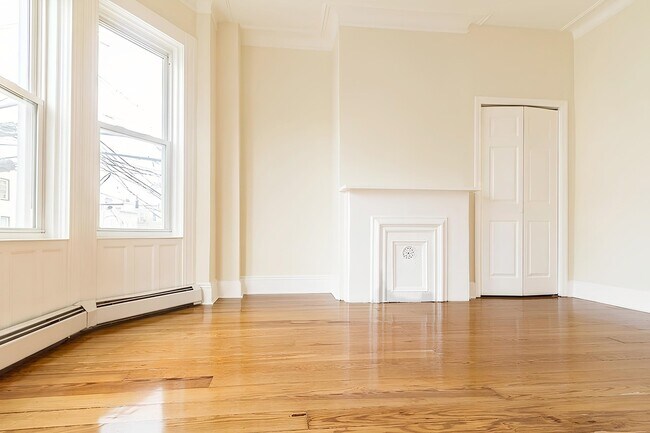 17 Pierce Ave Unit 2