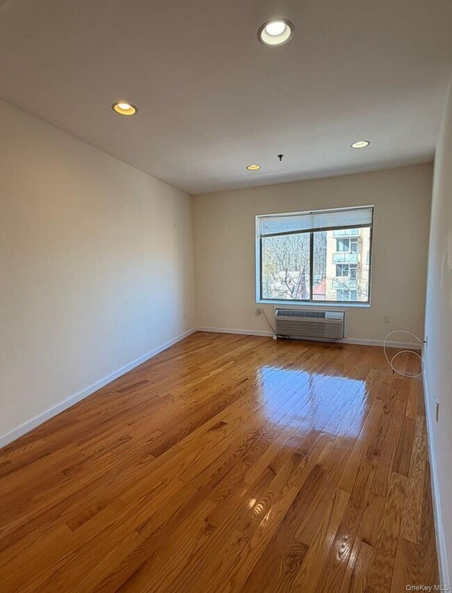 Photo - 82-65 116th St Unidad 604