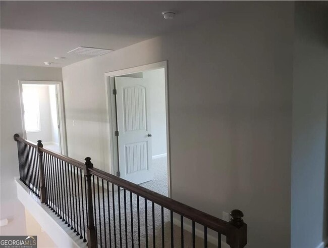Photo - 2033 Hamilton Lake Pkwy