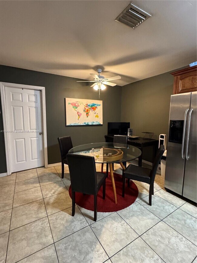 Photo - 2242 Jackson St Unidad 2-1