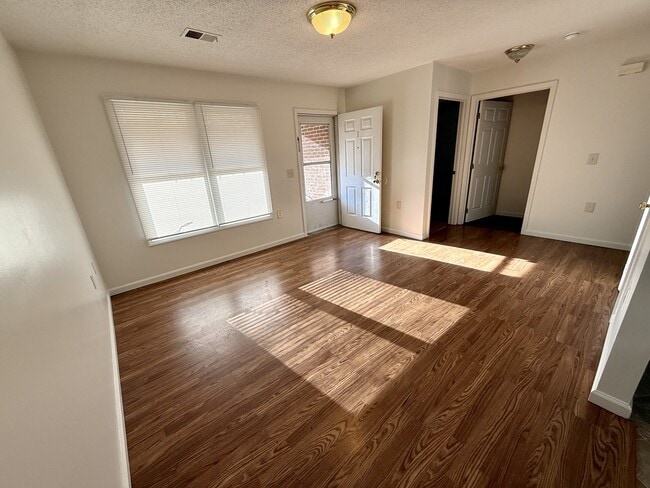 33 Driftwood Cir