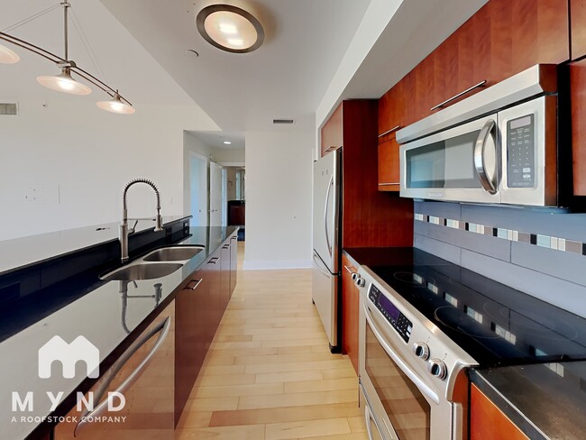 Photo - 603 Davis St Unit 1407