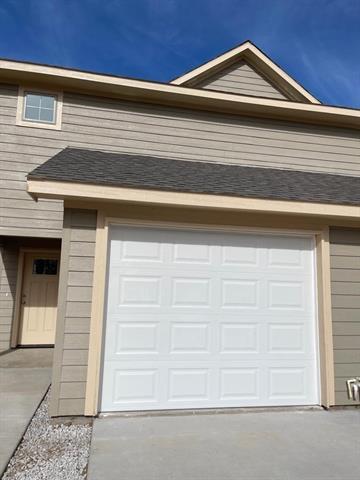 Photo - 401 W Elm St