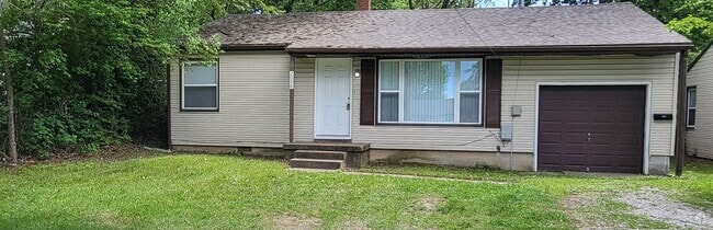 Building Photo - Southeast 2 BR house! 1 car garage! $995!