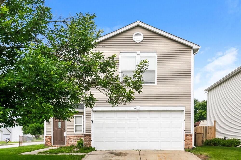Photo - 2110 Dutch Elm Dr House
