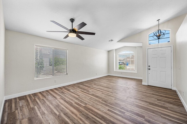 Photo - 17012 S 27th Pl