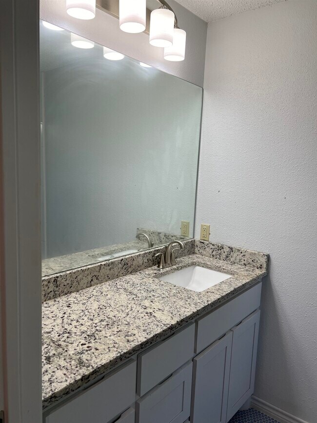 Photo - 1749 Bluebonnet Ln