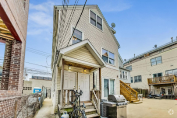 Building Photo - 1651 W Irving Park Rd Unit 2B Rental