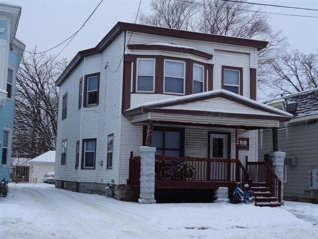 Building Photo - 712 W Lincoln Ave