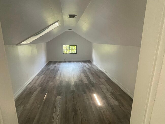 Photo - 907 NE Winchester St Unit Winchester