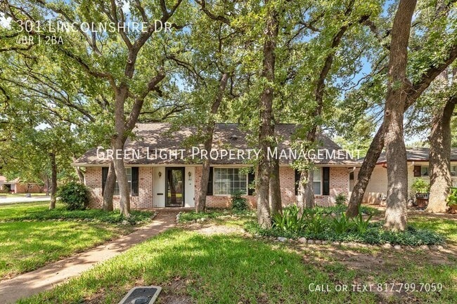 Building Photo - 301 Lincolnshire Dr Rental