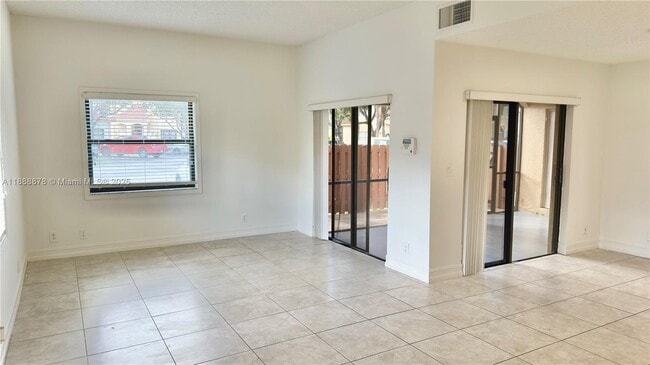 Photo - 501 Racquet Club Rd