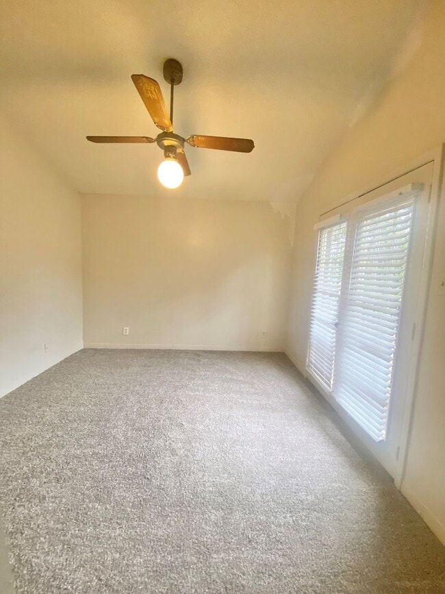 Photo - Somerset West Campus - 3BD/2BA - Reserved Parking - W/D - Shuttle Stop - $2200 Unit Somerset