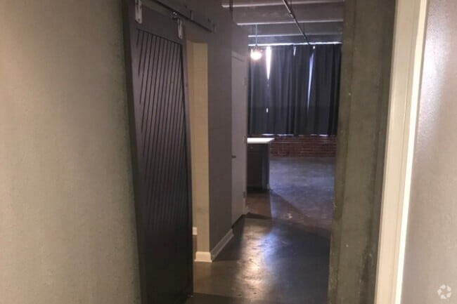 Building Photo - 715 May St Unit 324 Rental